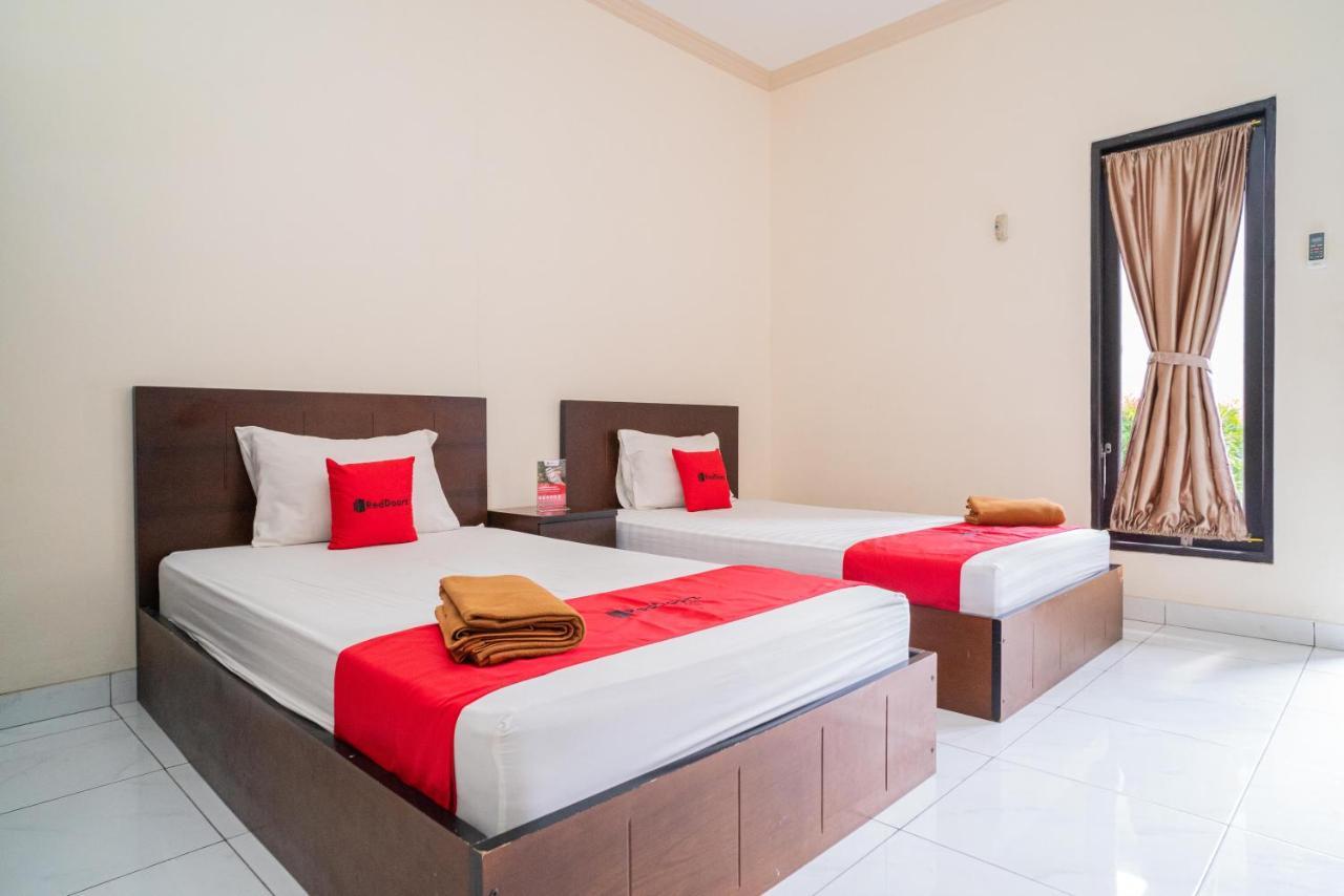 Reddoorz @ Wisma Pangrango Palangka Raya Eksteriør bilde