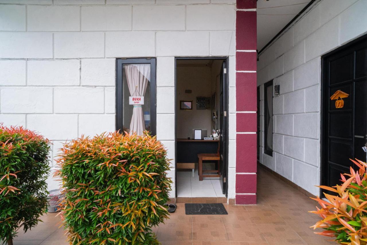 Reddoorz @ Wisma Pangrango Palangka Raya Eksteriør bilde