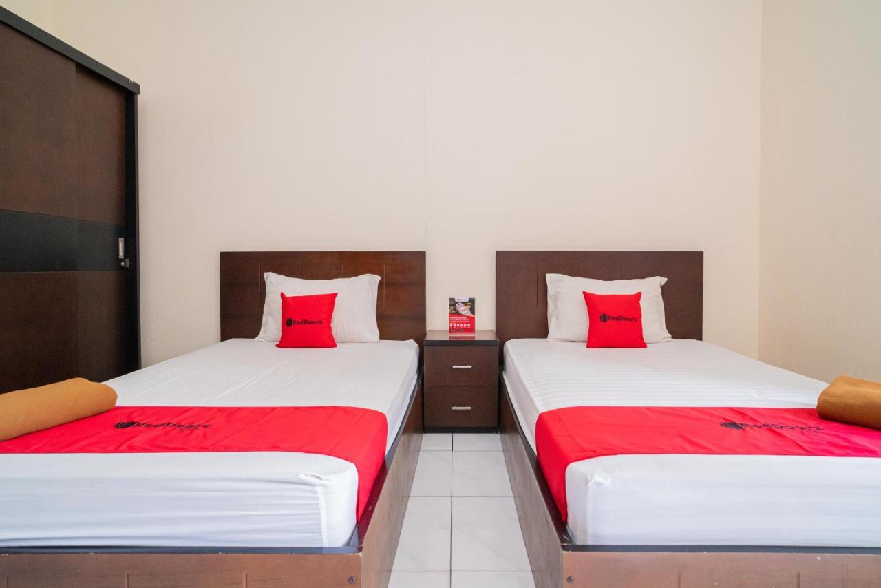 Reddoorz @ Wisma Pangrango Palangka Raya Eksteriør bilde