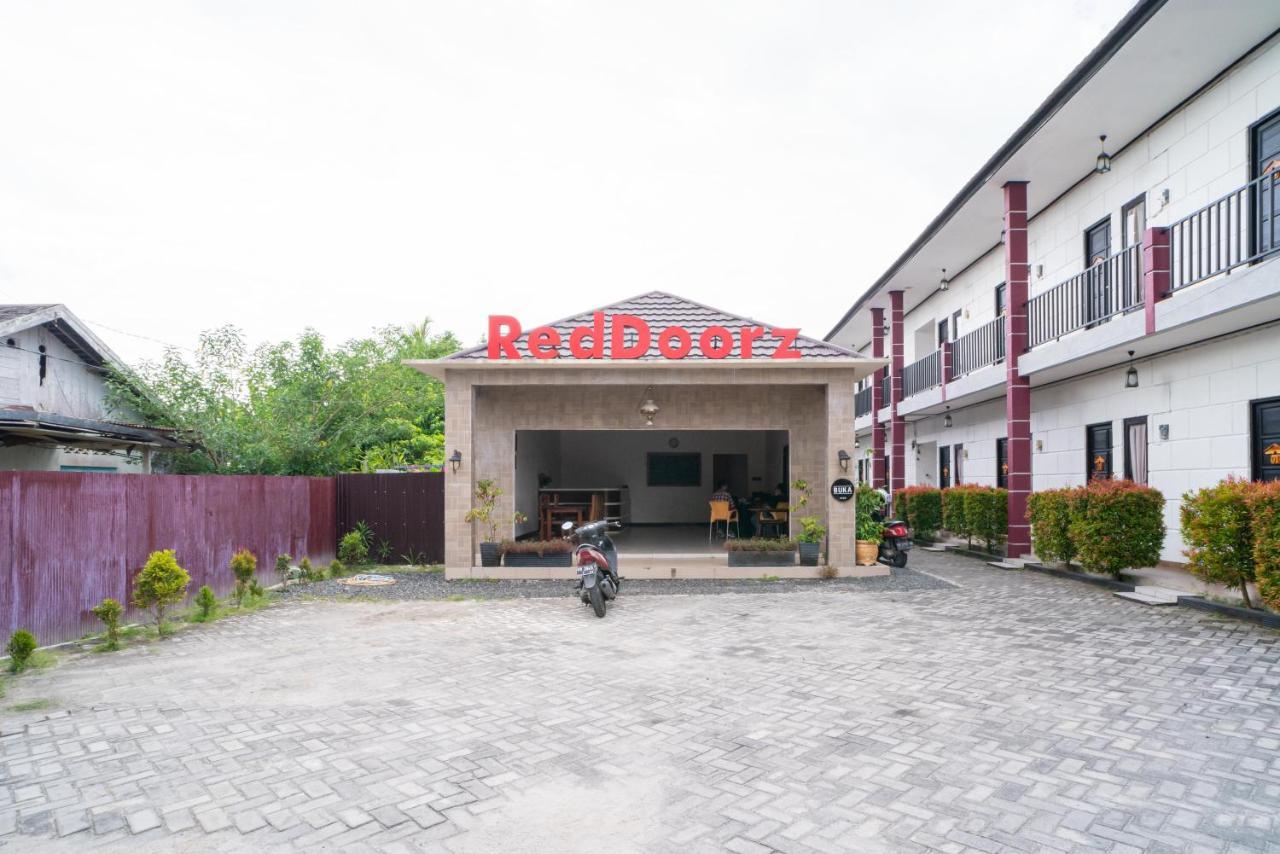 Reddoorz @ Wisma Pangrango Palangka Raya Eksteriør bilde