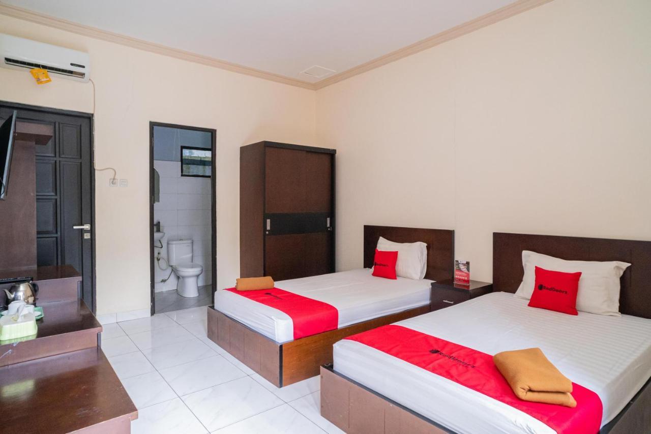Reddoorz @ Wisma Pangrango Palangka Raya Eksteriør bilde